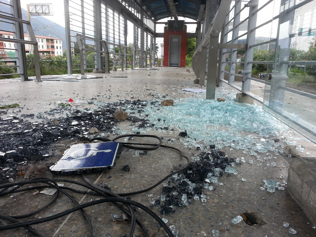 Estación Centenario destruida